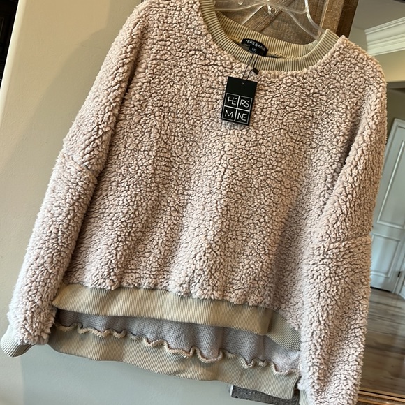 Oversized Fluffy Cozy Light Tan Pullover Boutique Hers & Mine High Low New - Picture 2 of 11